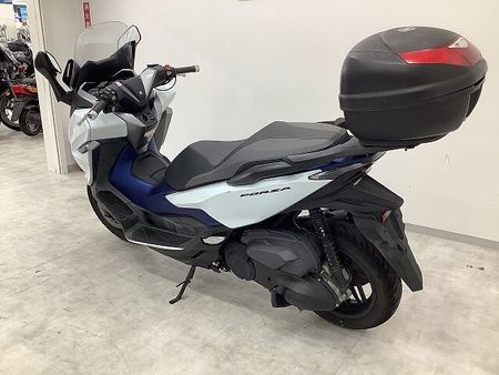 ホンダ フォルツァ(MF06) FORZA リアボックス・2018年モデル 大容量トランクで日常?ツーリングまで幅広く対応 7