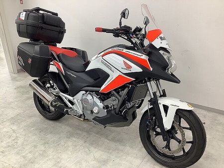 ホンダ NC700X NC700X マルボロステッカー・ロングスクリーン・リアボックス 低中速トルク重視の「通勤 3