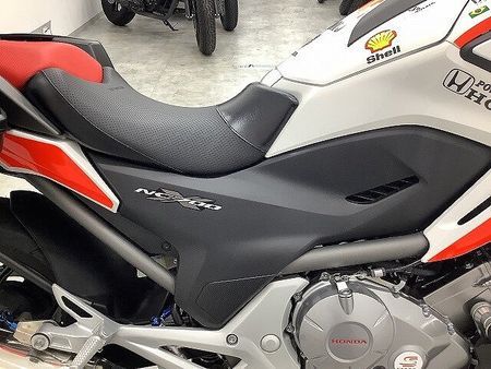 ホンダ NC700X NC700X マルボロステッカー・ロングスクリーン・リアボックス 低中速トルク重視の「通勤 30