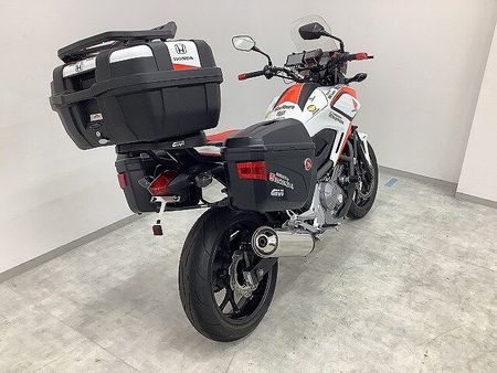 ホンダ NC700X NC700X マルボロステッカー・ロングスクリーン・リアボックス 低中速トルク重視の「通勤 4