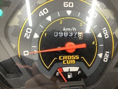 ホンダ クロスカブ110 CROSS CUB 110 フロントキャリア・リアボックス 107kgの軽量車体と山道でも 9