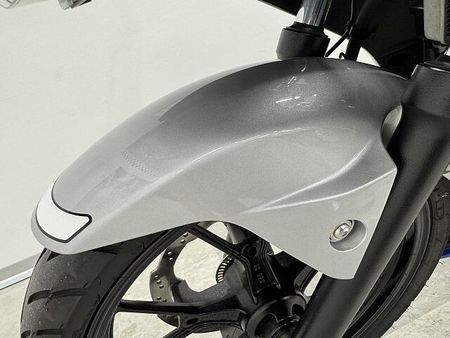 スズキ GSX-R125 GSX-R125 低走行・ノーマル車! バッテリー新品交換・チェーン新品交換にてご納車致し 22