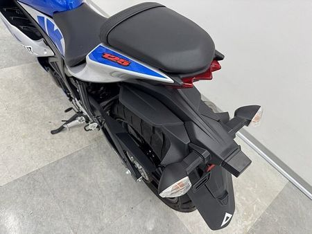 スズキ GSX-R125 GSX-R125 低走行・ノーマル車! バッテリー新品交換・チェーン新品交換にてご納車致し 9