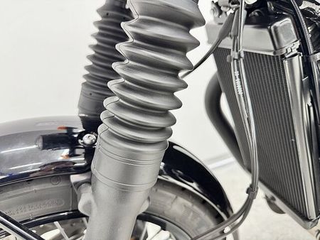 トライアンフ BONNEVILLE T120 ボンネビルT120 2023年モデル・キャリア・リアBOX付き 23