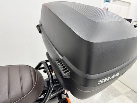 トライアンフ BONNEVILLE T120 ボンネビルT120 2023年モデル・キャリア・リアBOX付き 36