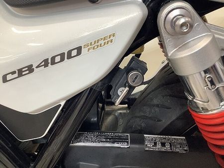ホンダ CB400スーパーフォア CB400スーパーフォア ABS レバー・エンジンガード・USBポート装備 9