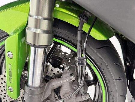 カワサキ ニンジャ 1000 (Z1000SX) ニンジャ1000 アクラポ製マフラー・バックステップ・カスタム&オプション多数 24