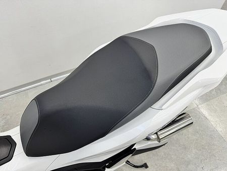 ホンダ PCX125 PCX125 ハンドル周り・マフラー・リアサスカスタム! 5