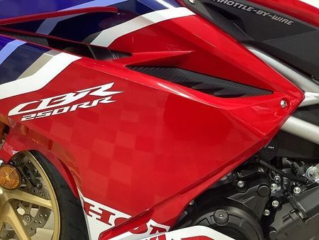 ホンダ CBR250RR (MC51) CBR250RR【マル得・低走行・グランプリレッド】 22