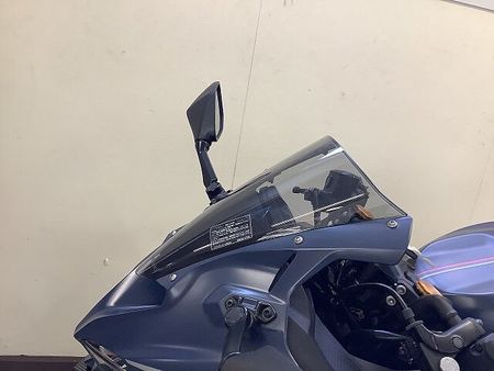 カワサキ ZX-25R ZX-25R SE シックなカラーリングの中に派手な差し色が目を惹く2022年モデル!ビー 12