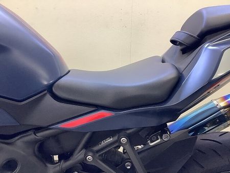 カワサキ ZX-25R ZX-25R SE シックなカラーリングの中に派手な差し色が目を惹く2022年モデル!ビー 27