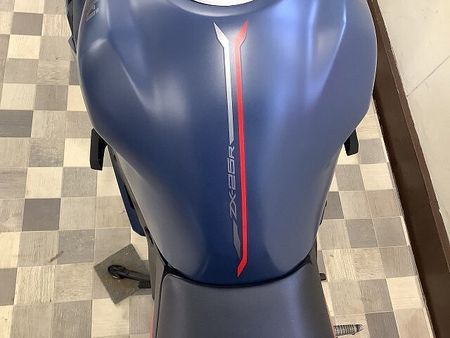 カワサキ ZX-25R ZX-25R SE シックなカラーリングの中に派手な差し色が目を惹く2022年モデル!ビー 34