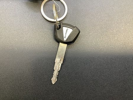カワサキ ZX-25R ZX-25R SE シックなカラーリングの中に派手な差し色が目を惹く2022年モデル!ビー 6