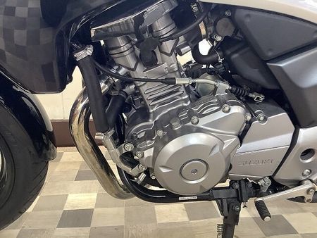 スズキ GSR250 GSR250【重厚なデザインに頑健なエンジンを搭載した絶版ネイキッド】 23