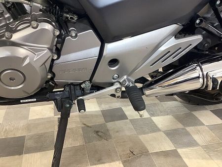 スズキ GSR250 GSR250【重厚なデザインに頑健なエンジンを搭載した絶版ネイキッド】 24