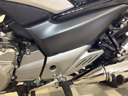 スズキ GSR250 GSR250【重厚なデザインに頑健なエンジンを搭載した絶版ネイキッド】 26