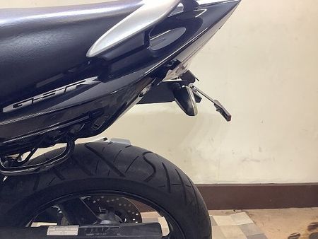 スズキ GSR250 GSR250【重厚なデザインに頑健なエンジンを搭載した絶版ネイキッド】 30