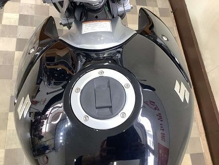 スズキ GSR250 GSR250【重厚なデザインに頑健なエンジンを搭載した絶版ネイキッド】 38