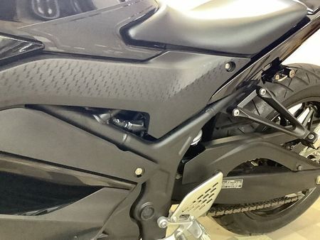 ヤマハ YZF-R25 YZF-R25【低走行・マルチバー装備・マフラーカスタム】 24