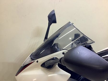 ヤマハ YZF-R3 YZF-R3【マルチバー・USB1口装備・乗りやすく扱いやすいコンパクトな車体】 12