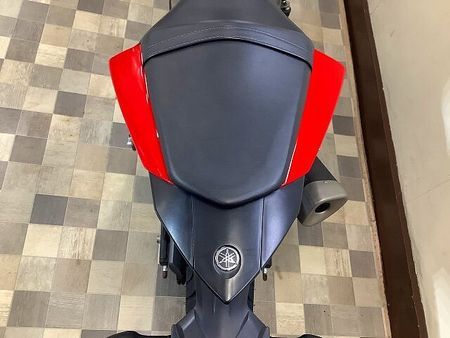 ヤマハ YZF-R3 YZF-R3【マルチバー・USB1口装備・乗りやすく扱いやすいコンパクトな車体】 34