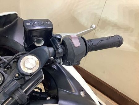 ヤマハ YZF-R3 YZF-R3【マルチバー・USB1口装備・乗りやすく扱いやすいコンパクトな車体】 39