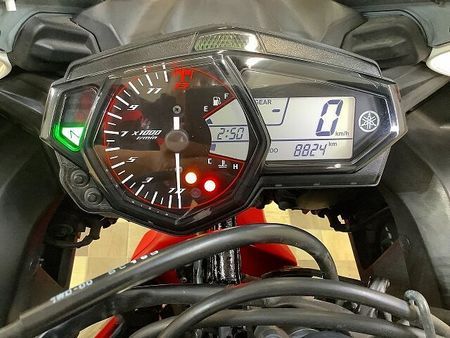 ヤマハ YZF-R3 YZF-R3【マルチバー・USB1口装備・乗りやすく扱いやすいコンパクトな車体】 5