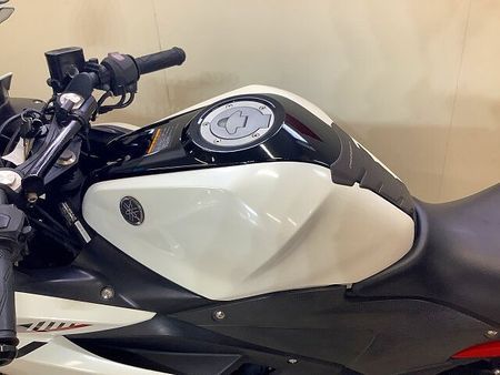 ヤマハ YZF-R3 YZF-R3【マルチバー・USB1口装備・乗りやすく扱いやすいコンパクトな車体】 8