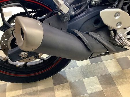 ヤマハ YZF-R3 YZF-R3【マルチバー・USB1口装備・乗りやすく扱いやすいコンパクトな車体】 9