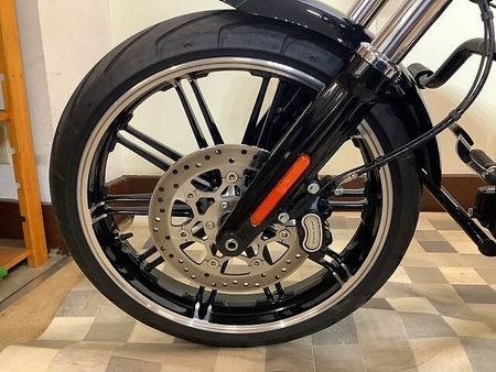 ハーレーダビッドソン FXBRS SOFTAIL BREAKOUT FXBRS1870【ワンオーナー・エンジンガード・サイドバッグ装備】 18