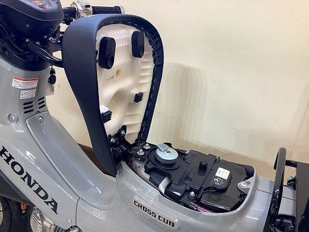 ホンダ クロスカブ50 クロスカブ50【低走行・リアボックス装備・マルチバー装備】 25