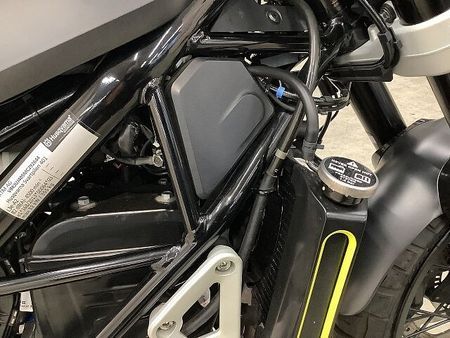 ハスクバーナ SVARTPILEN 401 SVARTPILEN401 ABS バーエンドミラー 2021年モデル インジェクション 30