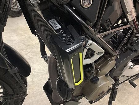 ハスクバーナ SVARTPILEN 401 SVARTPILEN401 ABS バーエンドミラー 2021年モデル インジェクション 37