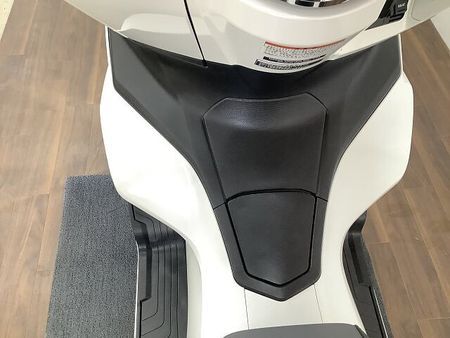 ホンダ PCX125 【マル得】 PCX JK05 白 21