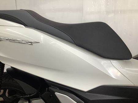 ホンダ PCX125 【マル得】 PCX JK05 白 25