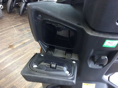 スズキ アヴェニス125 AVENIS 125【力強い加速と優れた燃費性能を両立した1台!】 20