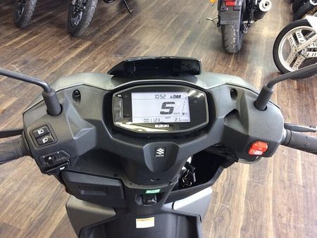 スズキ アヴェニス125 AVENIS 125【力強い加速と優れた燃費性能を両立した1台!】 34