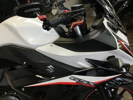 スズキ GSX250R GSX250R【日常の扱いやすさとスタイリッシュさを兼ね揃えた1台!】 21