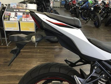 スズキ GSX250R GSX250R【日常の扱いやすさとスタイリッシュさを兼ね揃えた1台!】 27