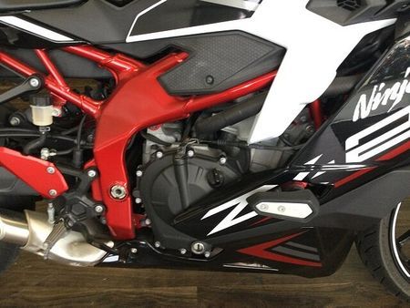 カワサキ ZX-25R Ninja ZX-25R SE【唯一無二、爽快感抜群の4気筒スーパースポーツ!】!! 17