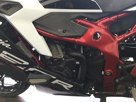 カワサキ ZX-25R Ninja ZX-25R SE【唯一無二、爽快感抜群の4気筒スーパースポーツ!】!! 32