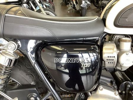 トライアンフ BONNEVILLE T120 Bonneville T120★クラシックなデザインと最新装備を合わせた人気の一台!★ 25