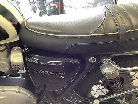 トライアンフ BONNEVILLE T120 Bonneville T120★クラシックなデザインと最新装備を合わせた人気の一台!★ 34