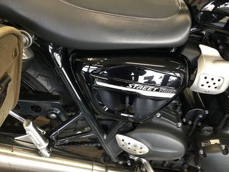 トライアンフ STREET TWIN Street Twin 2020年モデル 25