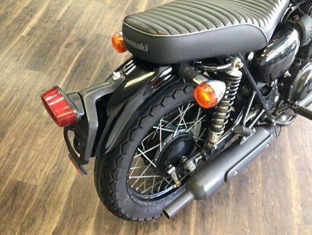 カワサキ W800 W800【ブラックエディション・フロントタイヤ新品交換】!! 32