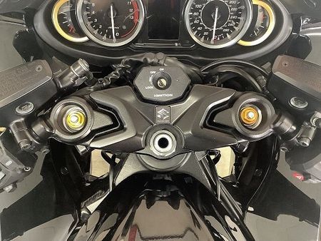 スズキ HAYABUSA ハヤブサ-3 漆黒のスピードを乗りこなすのは…貴方。標準装備も充実の車検付き高年式は早い者 26