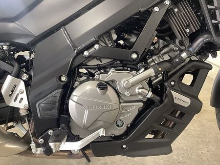 スズキ Vストローム650XT Vストローム650XTA 【マル得車両】快適性と走破性を兼ね備えたミドルアドベンチャーはワ 10