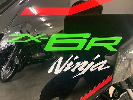 カワサキ ZX-6R ZX-6RA KRT Edition ミドルクラスSSの雄の躍動する存在感をその手に!多彩 12