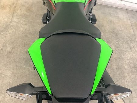 カワサキ ZX-6R ZX-6RA KRT Edition ミドルクラスSSの雄の躍動する存在感をその手に!多彩 18