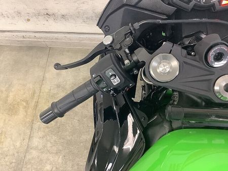 カワサキ ZX-6R ZX-6RA KRT Edition ミドルクラスSSの雄の躍動する存在感をその手に!多彩 26